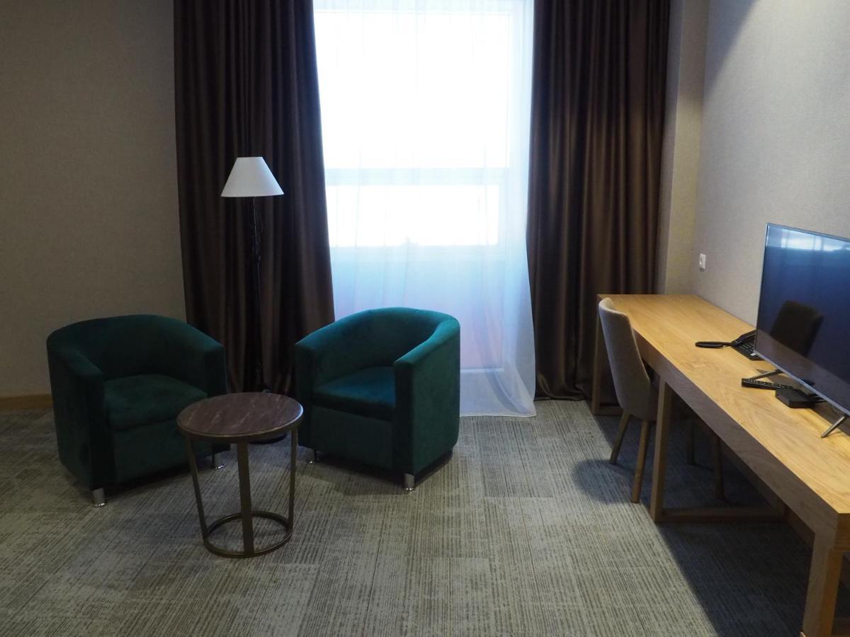 Jj Hotel Astana Luaran gambar
